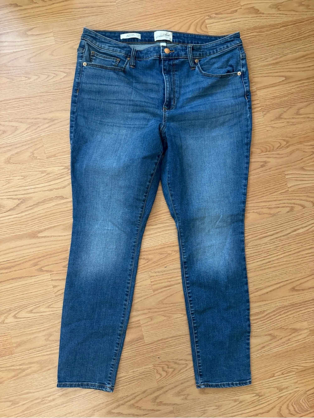Universal Thread Dark Blue High-Rise Skinny Jeans